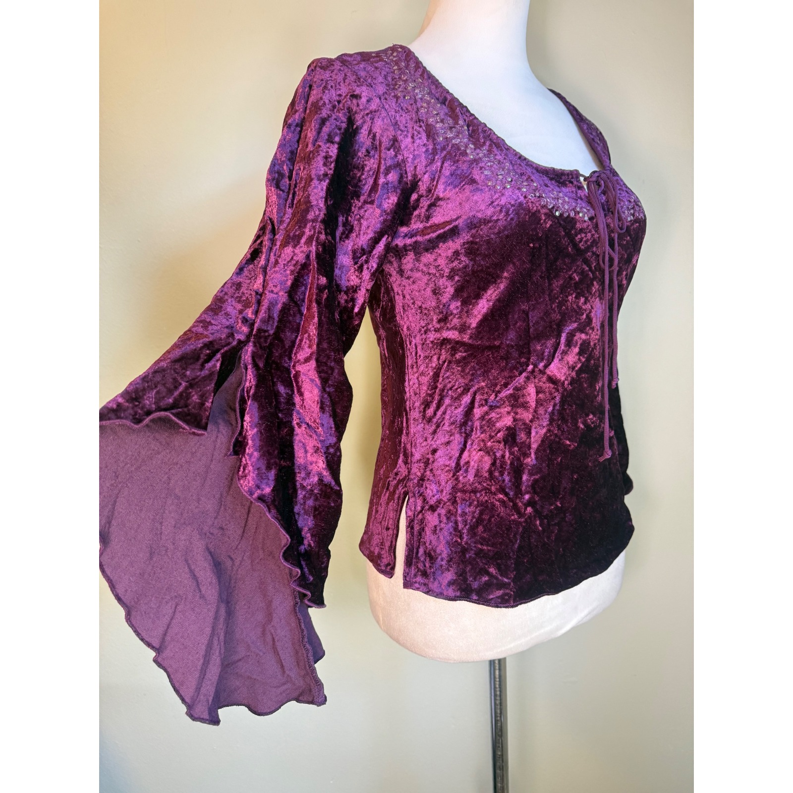 Angie Purple Crushed Velvet Bell Sleeve Sequin Top S Whimsi Romantic Fairy Y2k